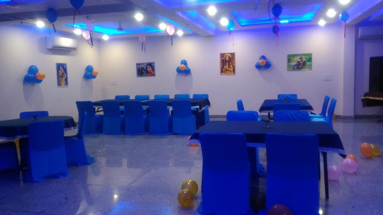 Regal Hotel And Restaurant Mathura Ngoại thất bức ảnh
