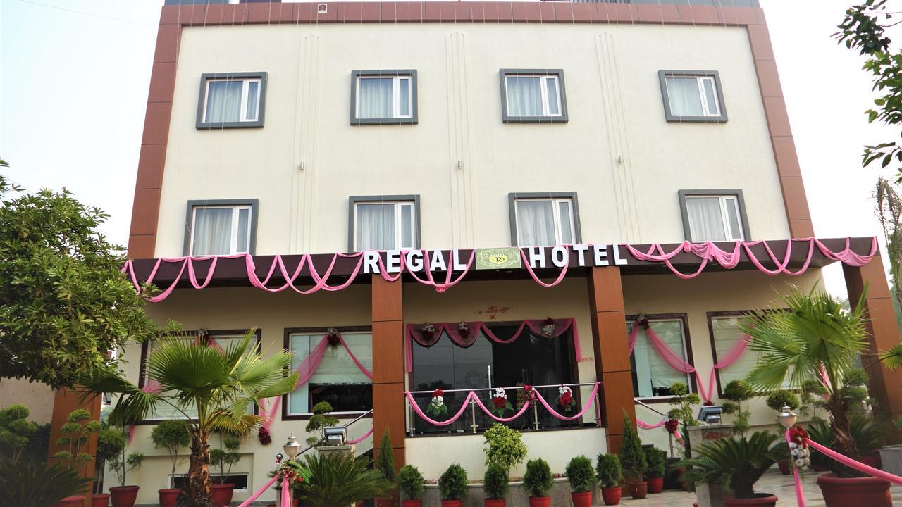 Regal Hotel And Restaurant Mathura Ngoại thất bức ảnh